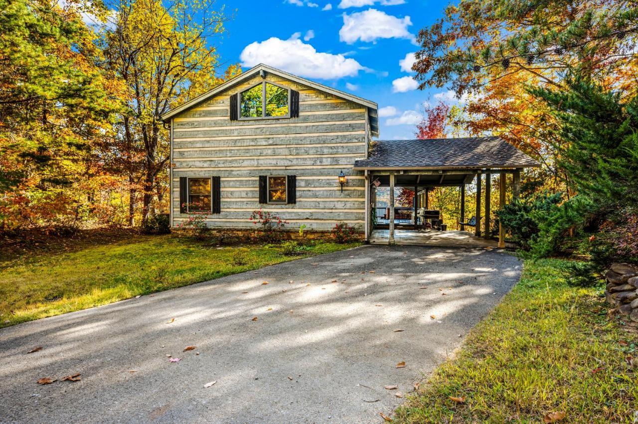 Barenberg Cabin - Secluded Unobstructed Panoramic Smoky Mountains View With Two Master Suites, Loft Game Room, And Hot Tub Gatlinburg Buitenkant foto