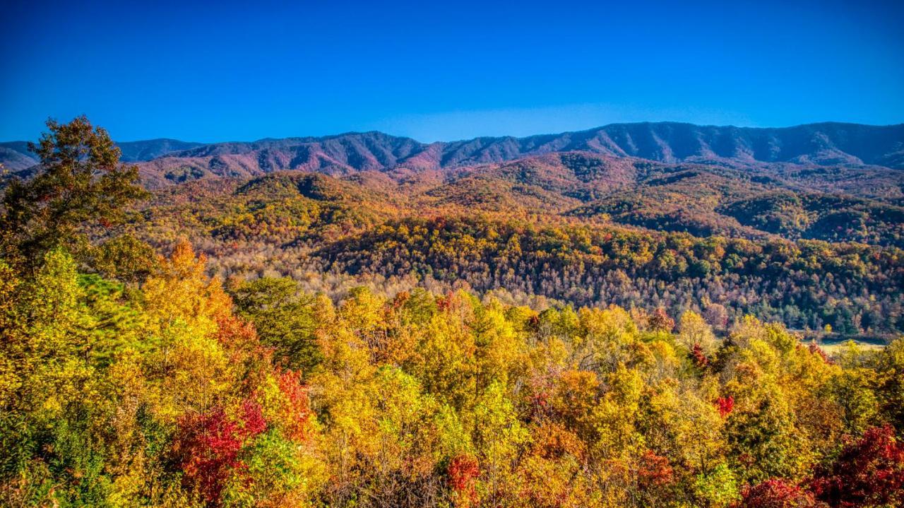 Barenberg Cabin - Secluded Unobstructed Panoramic Smoky Mountains View With Two Master Suites, Loft Game Room, And Hot Tub Gatlinburg Buitenkant foto