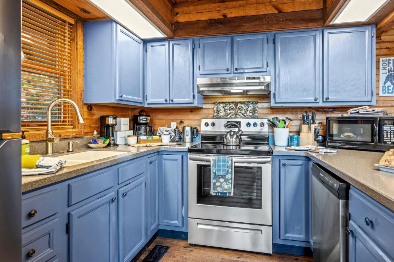 Barenberg Cabin - Secluded Unobstructed Panoramic Smoky Mountains View With Two Master Suites, Loft Game Room, And Hot Tub Gatlinburg Buitenkant foto
