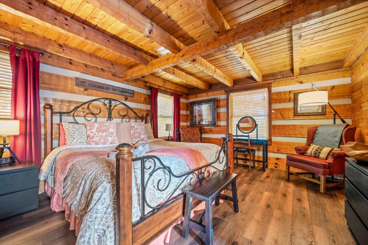 Barenberg Cabin - Secluded Unobstructed Panoramic Smoky Mountains View With Two Master Suites, Loft Game Room, And Hot Tub Gatlinburg Buitenkant foto
