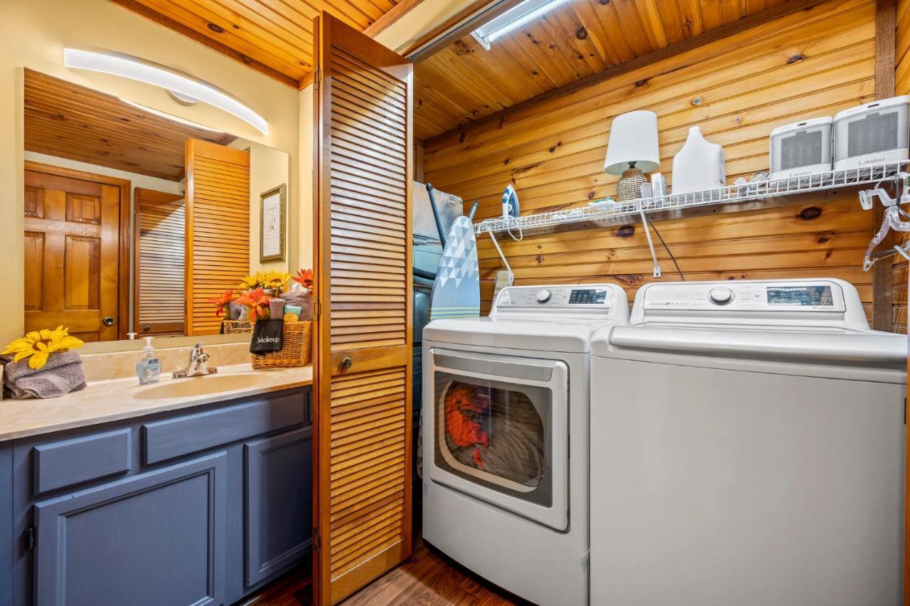 Barenberg Cabin - Secluded Unobstructed Panoramic Smoky Mountains View With Two Master Suites, Loft Game Room, And Hot Tub Gatlinburg Buitenkant foto