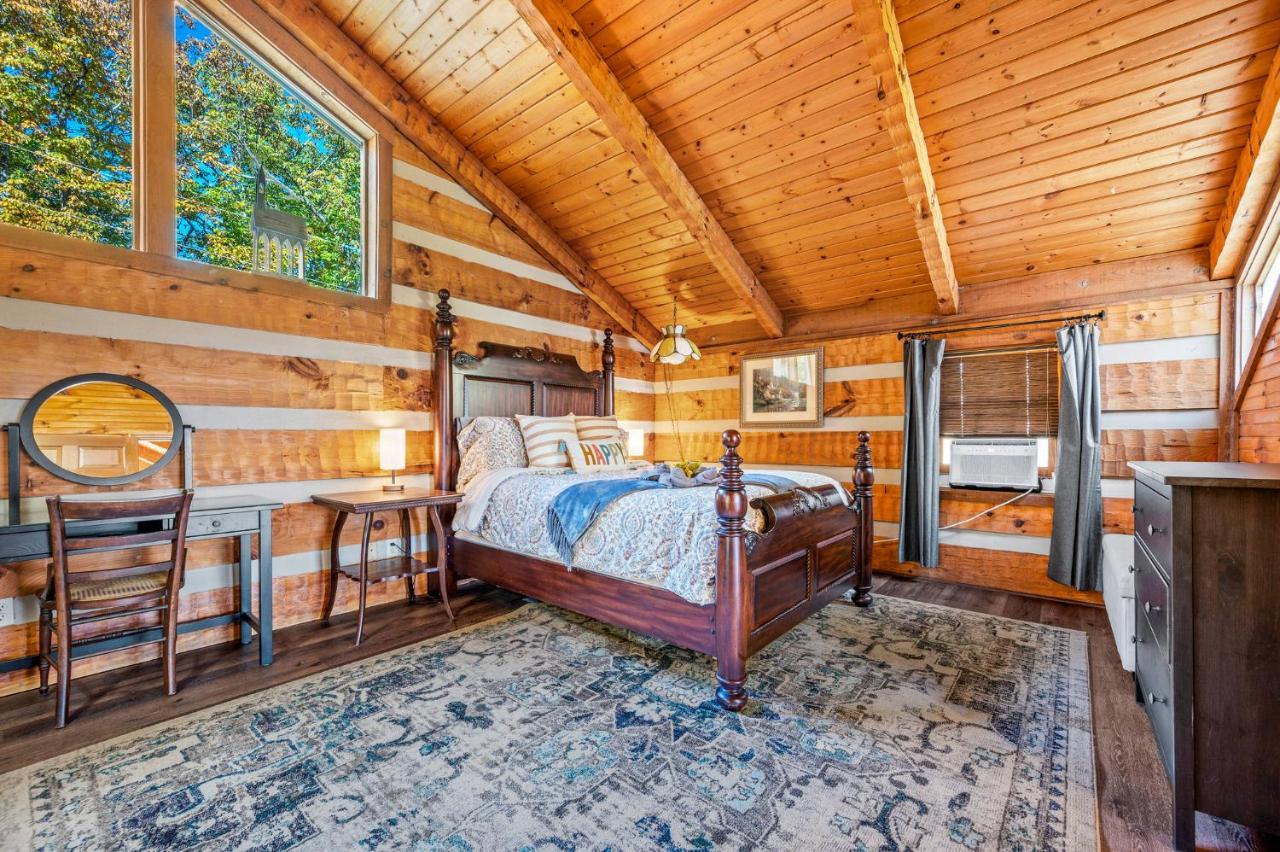 Barenberg Cabin - Secluded Unobstructed Panoramic Smoky Mountains View With Two Master Suites, Loft Game Room, And Hot Tub Gatlinburg Buitenkant foto