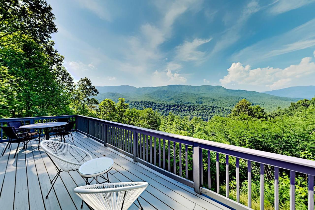 Barenberg Cabin - Secluded Unobstructed Panoramic Smoky Mountains View With Two Master Suites, Loft Game Room, And Hot Tub Gatlinburg Buitenkant foto